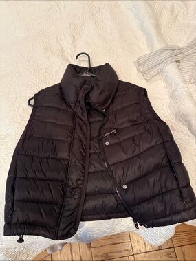 Zara Black Quilted Puffer Vest - Women's